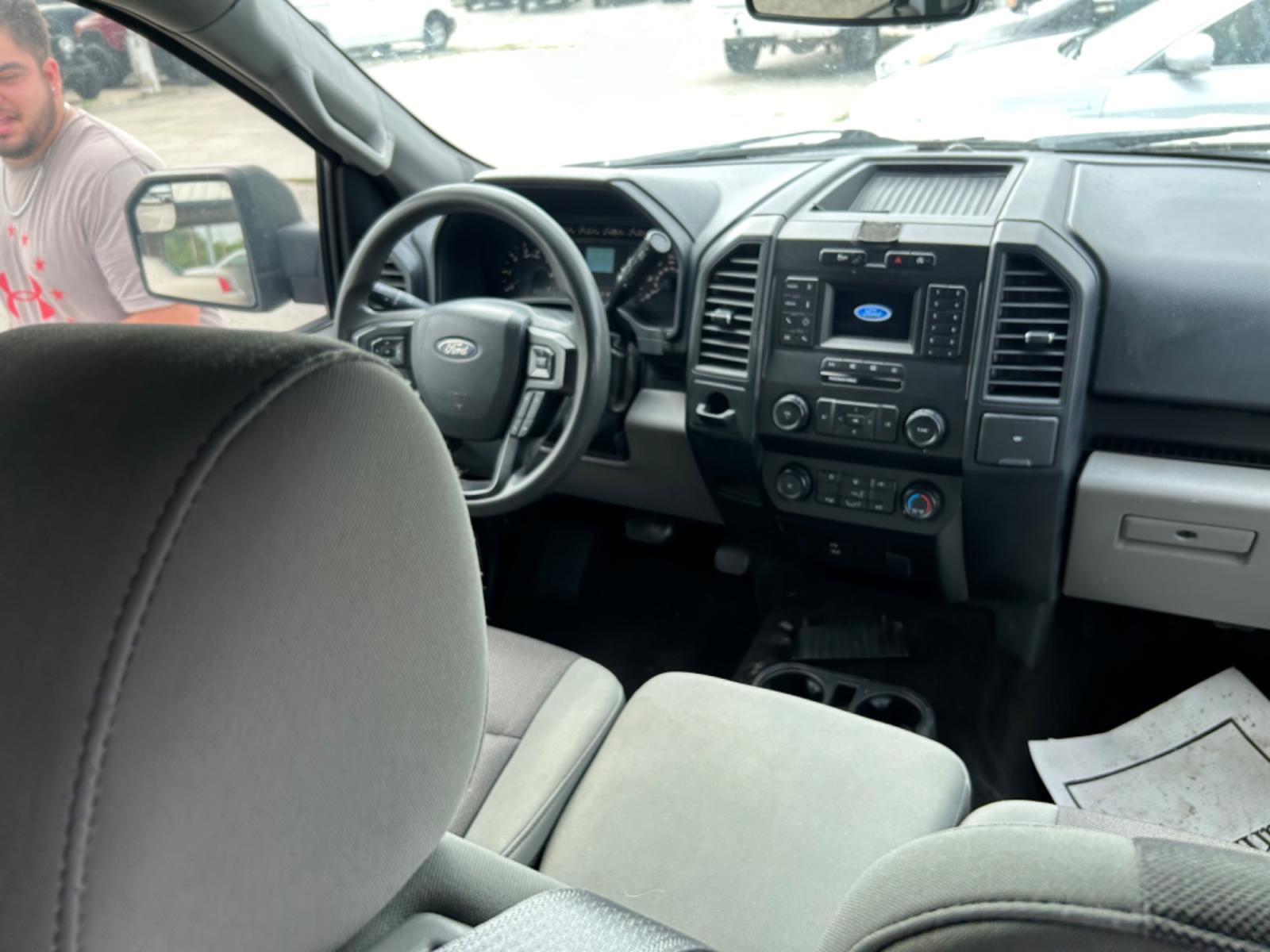 2019 White Ford F-150 (1FTEW1C55KK) with an 5.0L V8 F DOHC 32V engine, Automatic transmission, located at 1687 Business 35 S, New Braunfels, TX, 78130, (830) 625-7159, 29.655487, -98.051491 - Photo #5